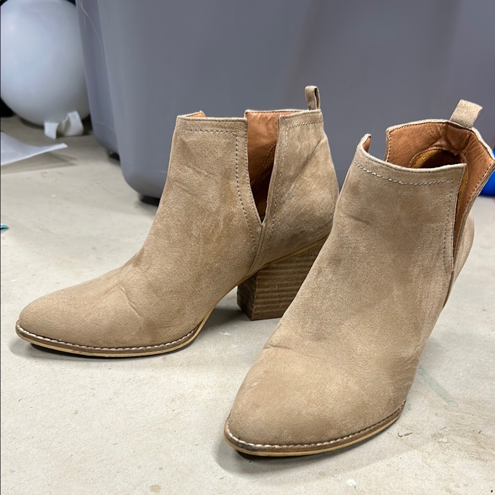 Women's Tan Ankle Boots